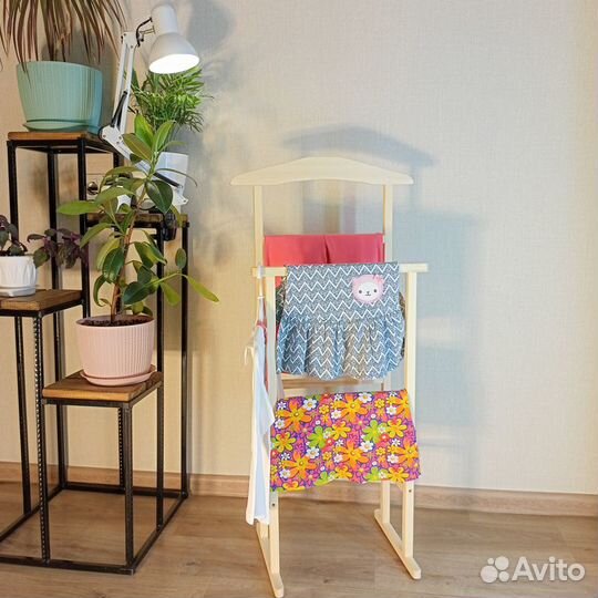 Вешалка напольная для одежды