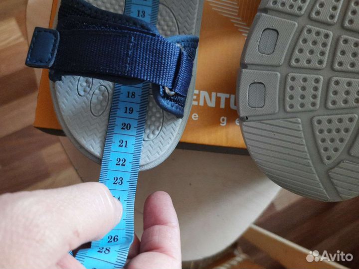 Сандали новые