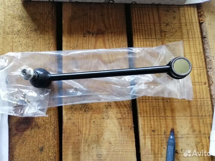 Стойка переднего стабилизатора Mazda 323 (BA) 1994