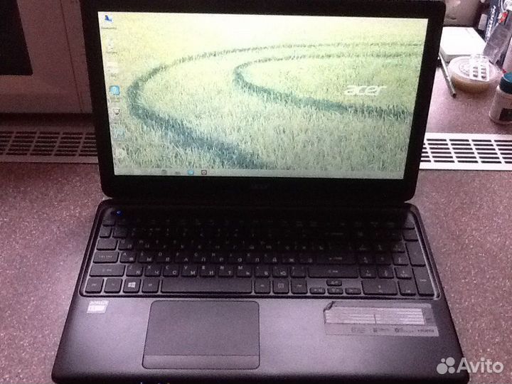Ноутбук Acer Aspire E1-522