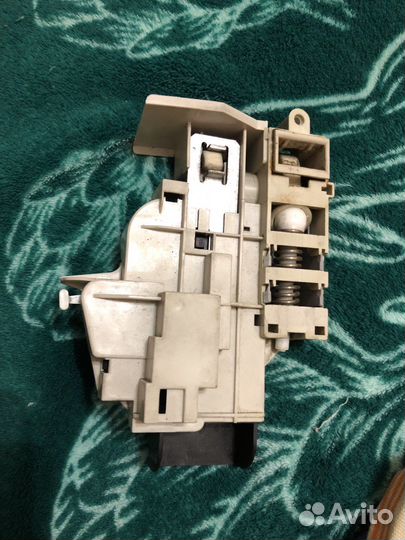 Замок дверцы стиральной сашины Aqualtis