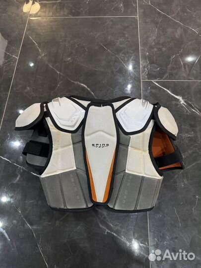 Нагрудник Easton st6