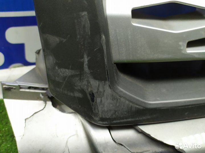 Решетка радиатора передняя Land Rover Freelander 2