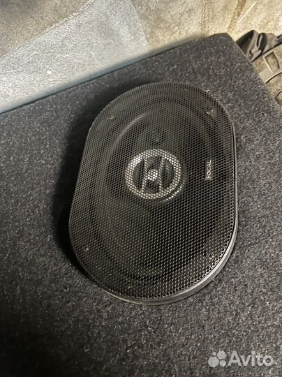 Продаю акустическую полку на ниву с колонками