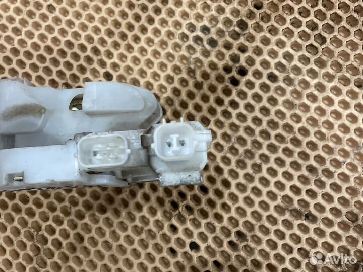 Замок двери передний левый subaru outback 3