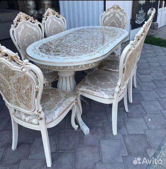 Стол обеденный и стулья