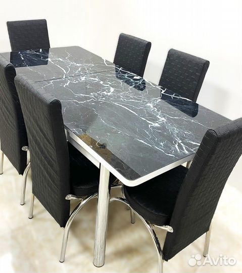 Стол раскладной и стулья