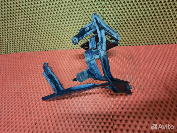 Кронштейн эгур Ford Focus 2