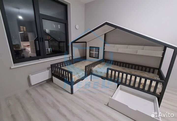 Двухъярусная кровать