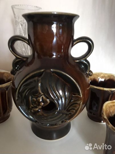 Кувшин с бокалами