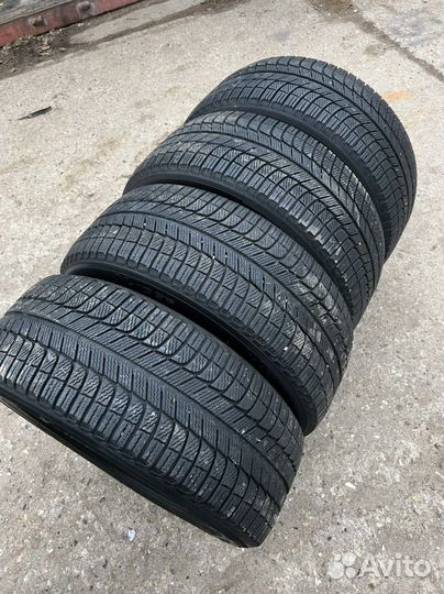 Michelin X-Ice XI3 235/55 R17 99H