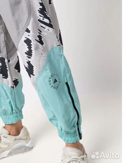 Спортивный костюм со вставками