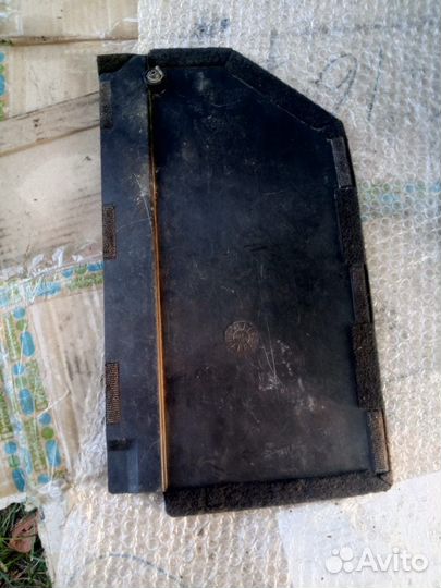 Крышка аккумулятора Audi A8 (Ауди А8) D2