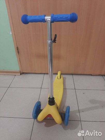 Самокат детский новый