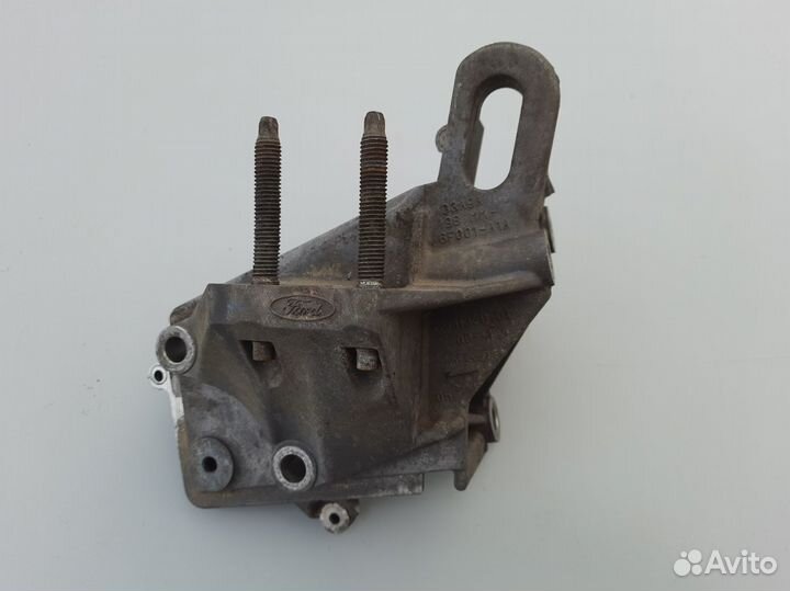Кронштейн двигателя правый Ford Fiesta Fusion