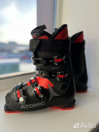 Горнолыжные ботинки atomic
