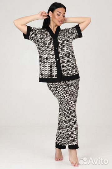 Костюм женский