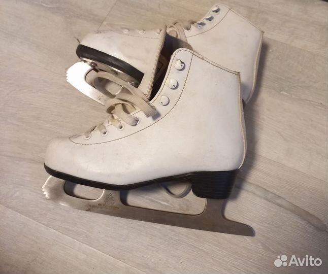 Коньки фигурные