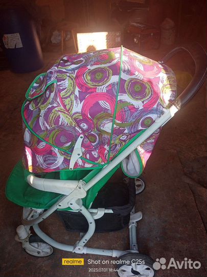 Прогулочная коляска
