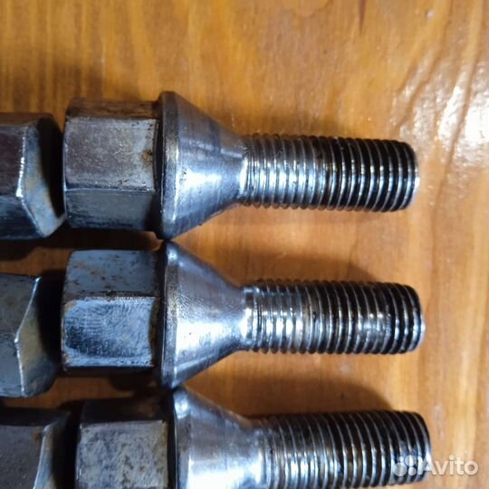 Болты для литых дисков