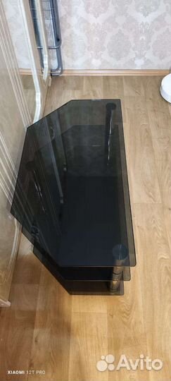 Стеклянная тумба