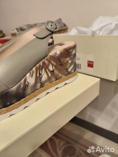 Босоножки женские новые