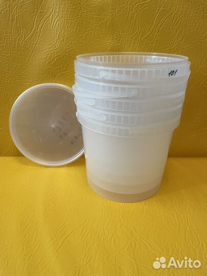 Ведро пластиковое с крышкой 5 литров