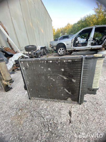 Радиатор охлаждения bmw