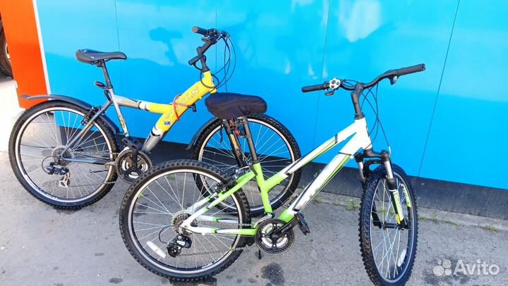 Подросковый велосипед и взрослый велосипед