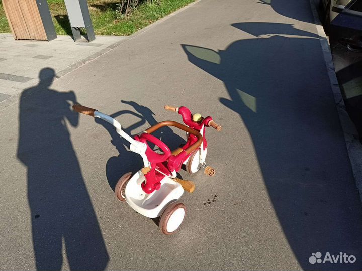 Велосипед трёхколёсный с ручкой