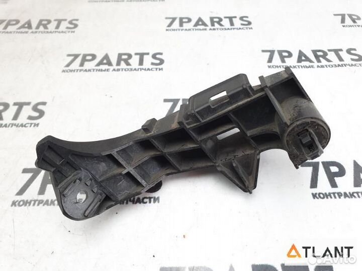 Крепление бампера задняя правая toyota corolla RUM