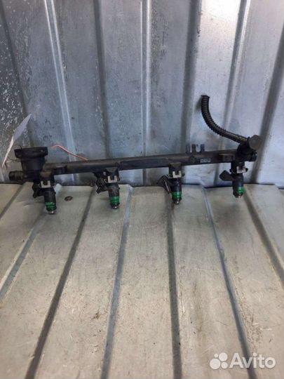 Топливная рампа Renault Megane 2 2.0 2007