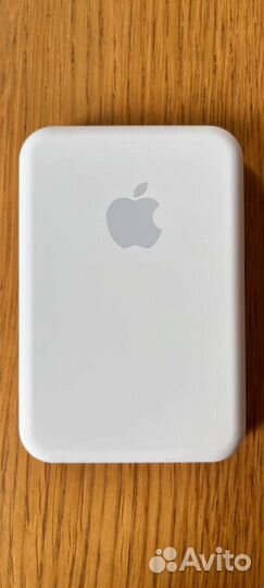 Apple MagSafe Battery Pack 5000mAh для iPhone