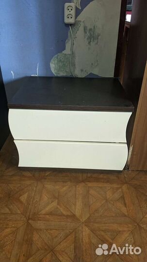 Тумба прикроватная черный верх, белый фасад