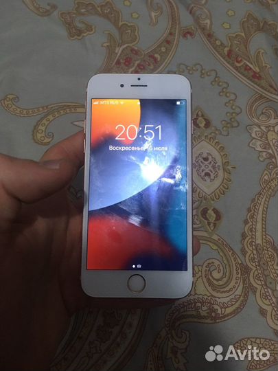 Телефон iPhone 6s