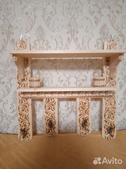 Вешалка- полка для бани