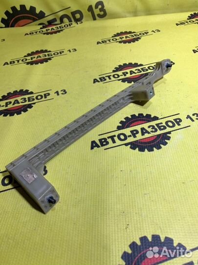 Направляющая стекла двери задняя левая Kia Ceed 3