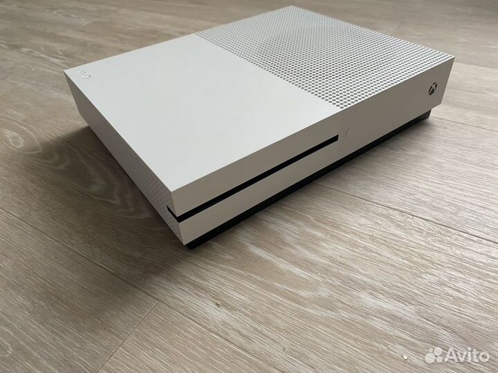 Xbox one s 1tb с играми