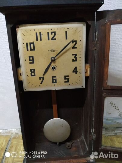 Старинные настенные часы СССР