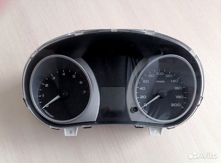 Комбинация приборов Гранта Люкс