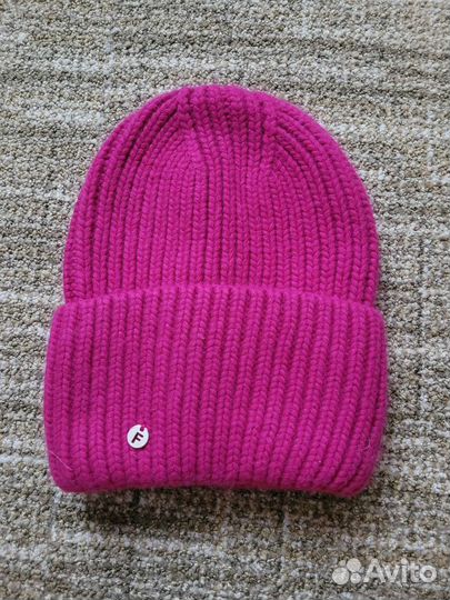 Шапки женские новые