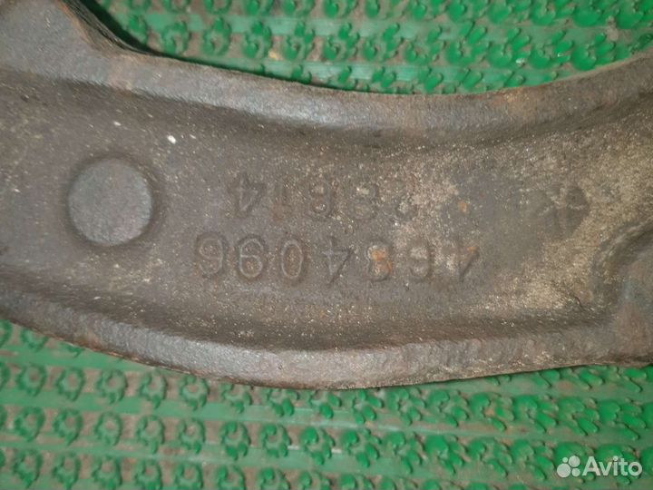 Рычаг передний нижний Крайслер Вояджер 3