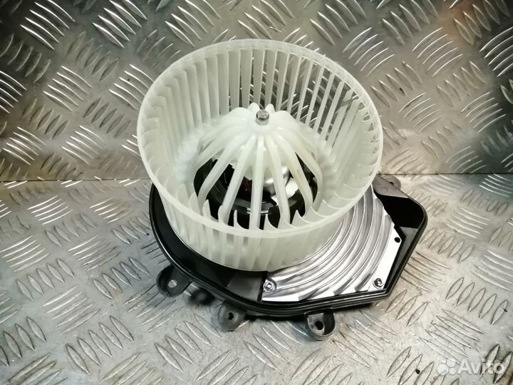 Моторчик отопителя Volkswagen Passat B5