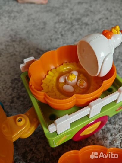 Трактор с прицепом tolo