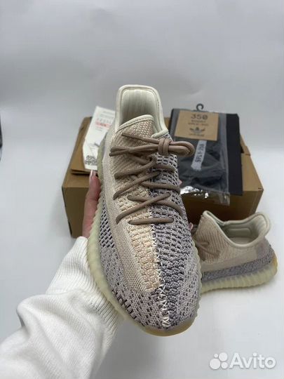 Кроссовки adidas yeezy boost / изики