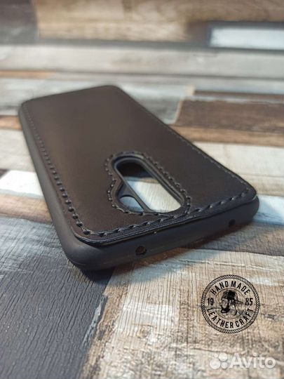 Чехол на телефон
