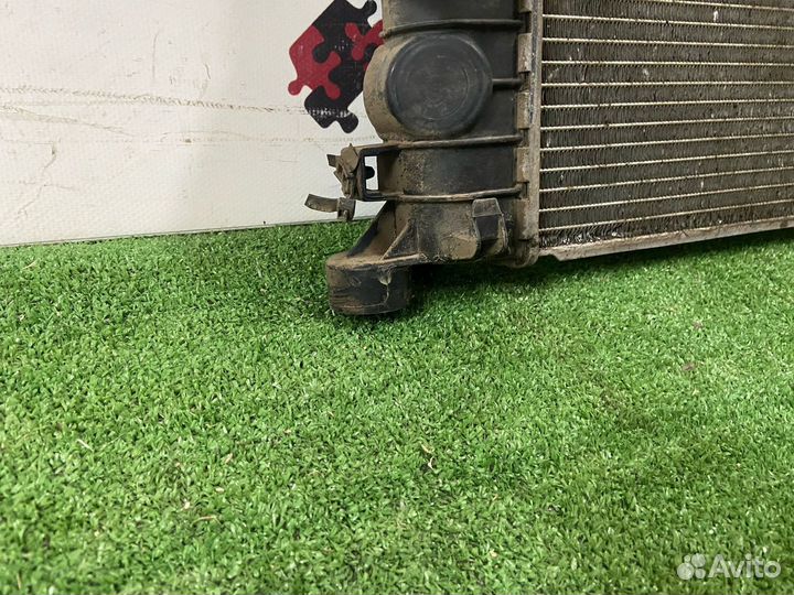 Радиатор охлаждения основной Opel Astra H 1.6