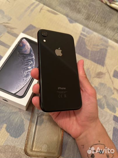 Телефон iPhone XR