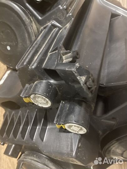 Фара левая Skoda Karog