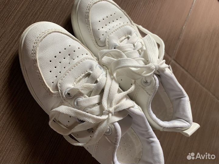 Кроссовки